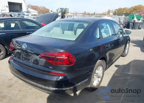 2018 Volkswagen Passat 2.0T R-Line/2.0T S z USA, uszkodzony, nr VIN 1VWAA7A30JC014982